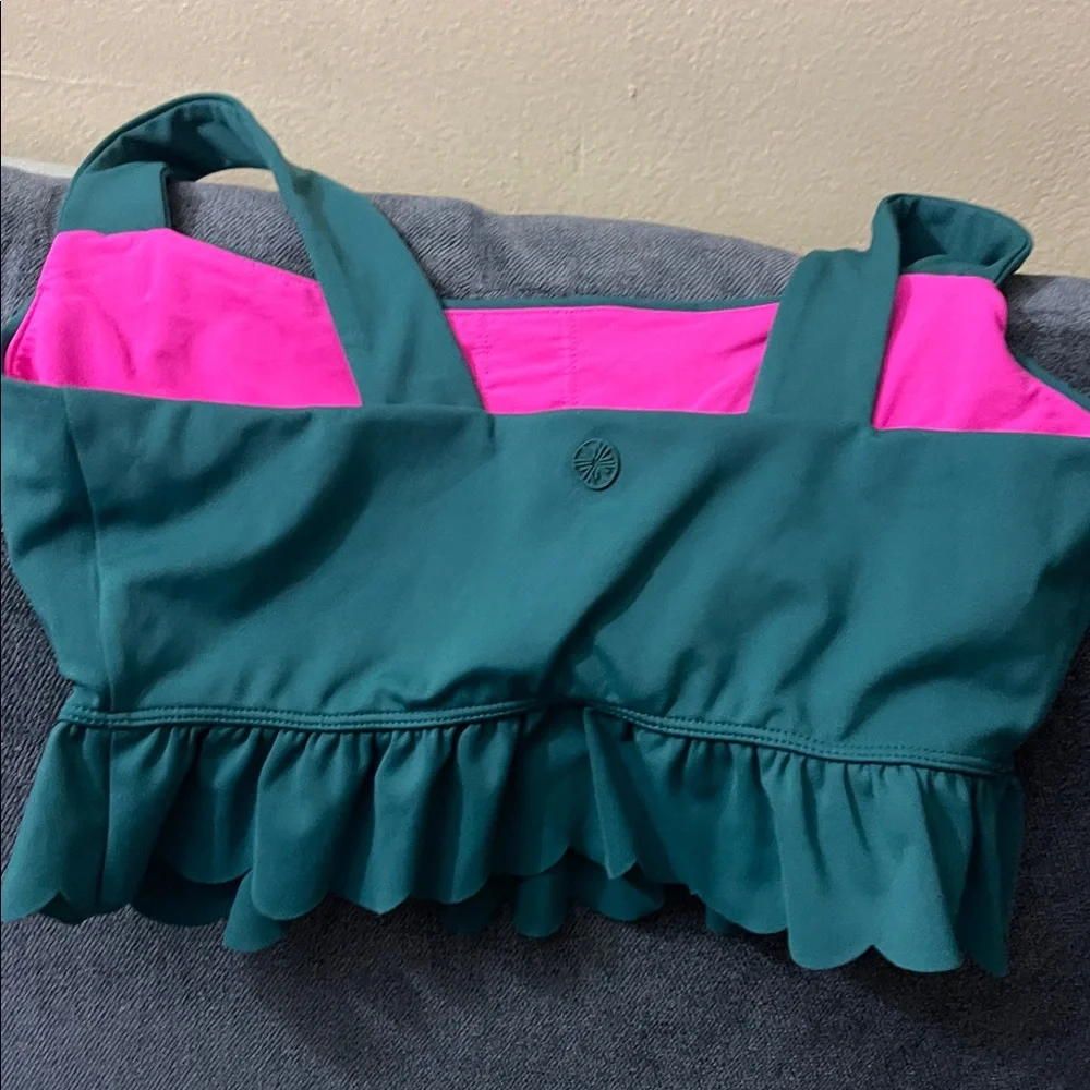 Lilly Pulitzer Luisa Scallop Sports Bra medium